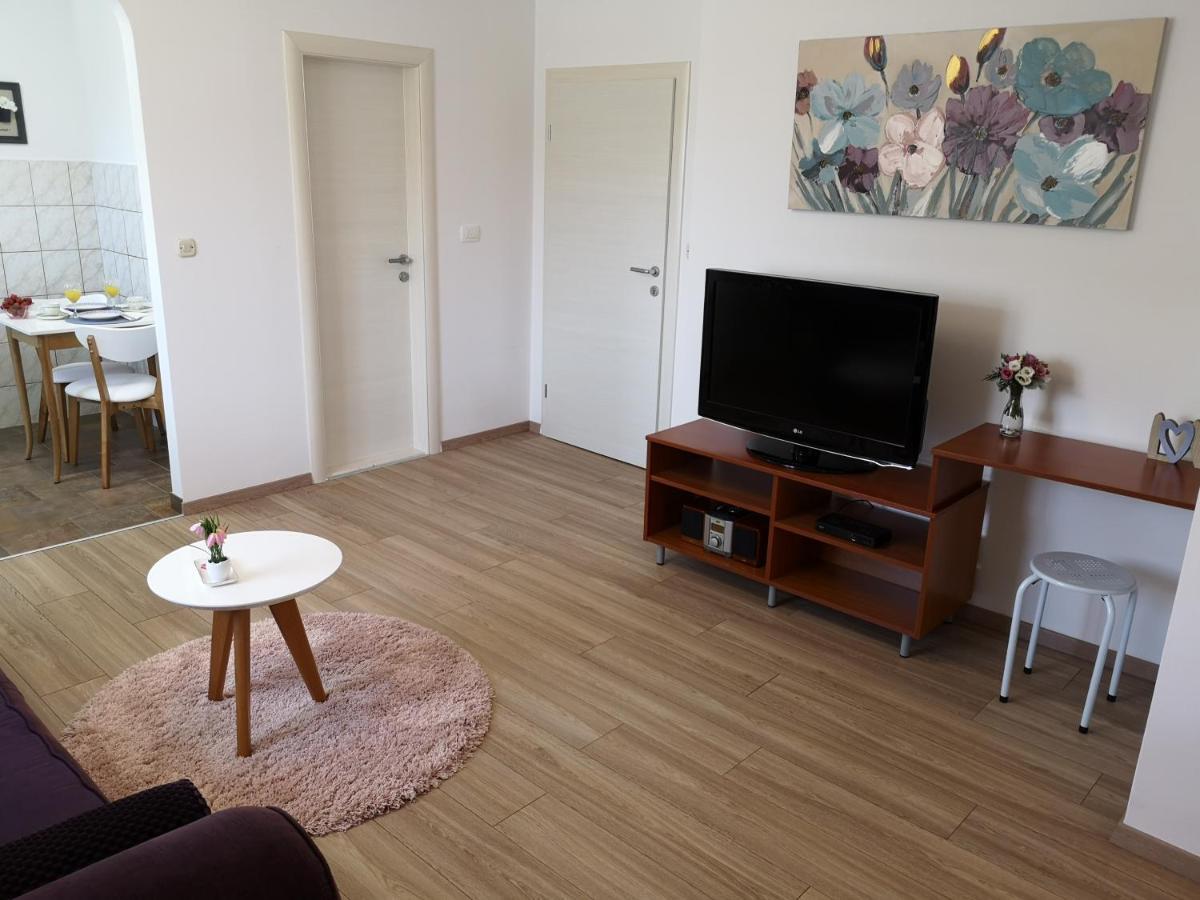 Apartments Olivia Kaštela Zewnętrze zdjęcie